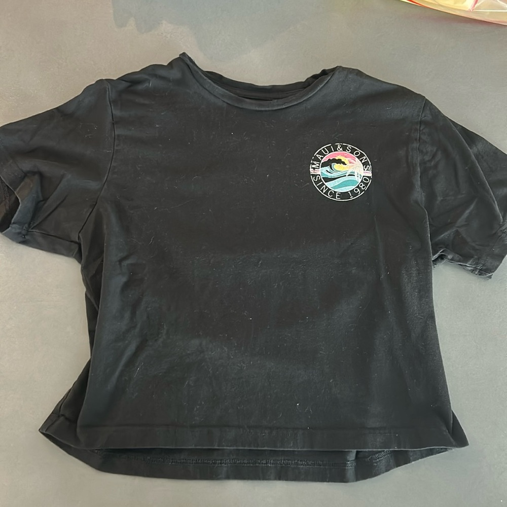 Black short sleeve Maui and sons t shirt